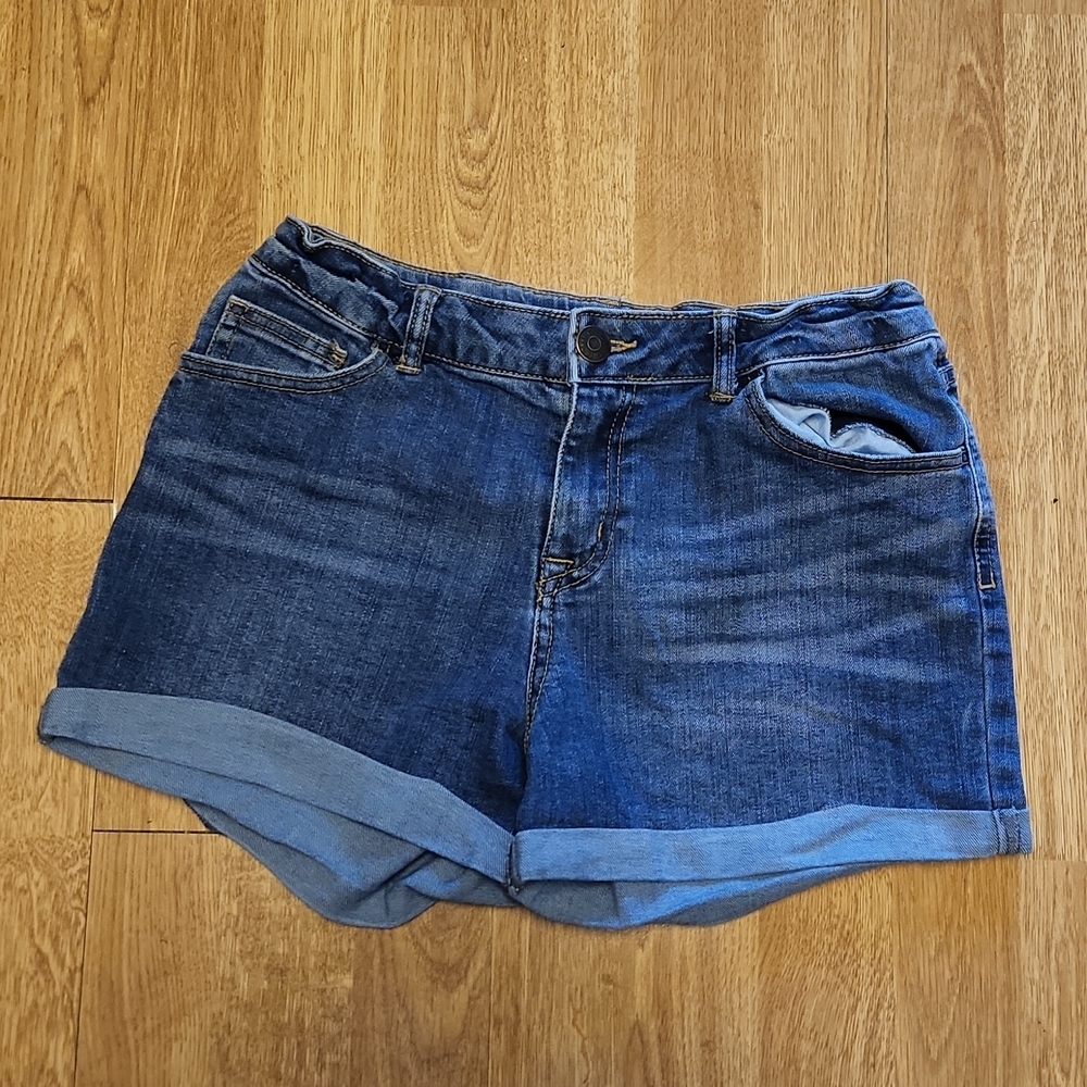Girls cuffed denim shorts sz XL 14/16